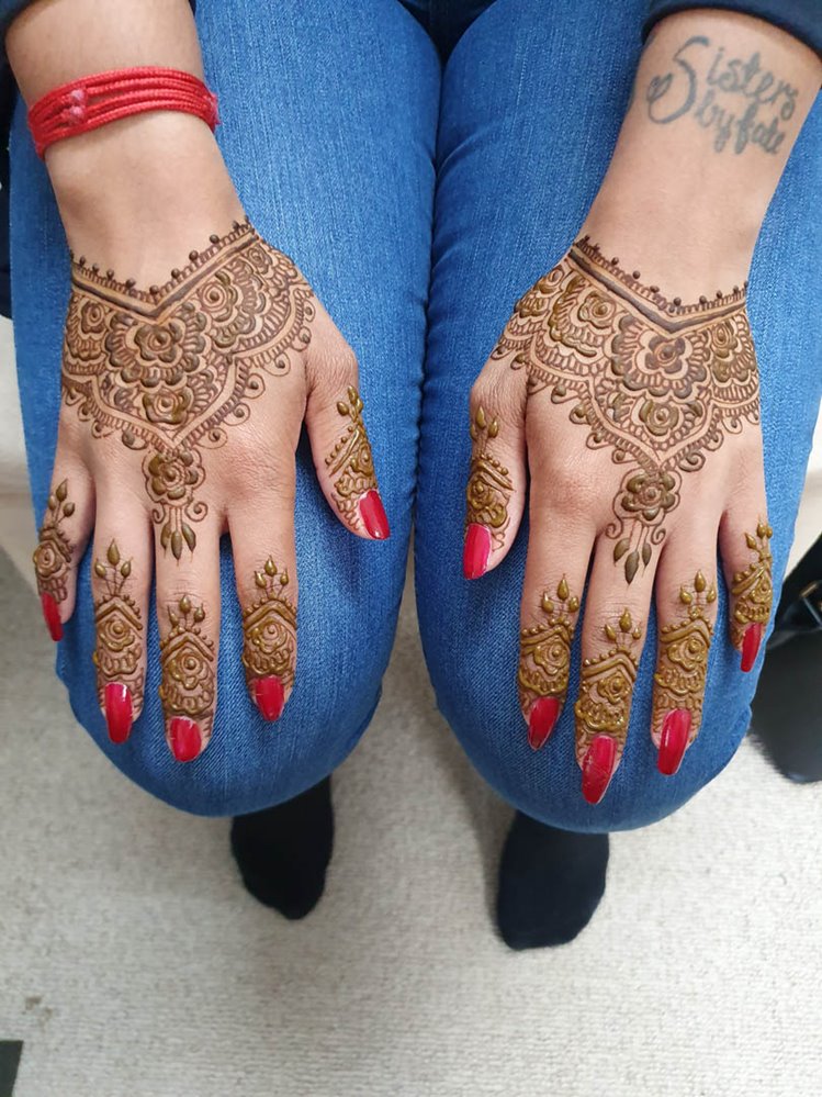 Design henna simple cantik
