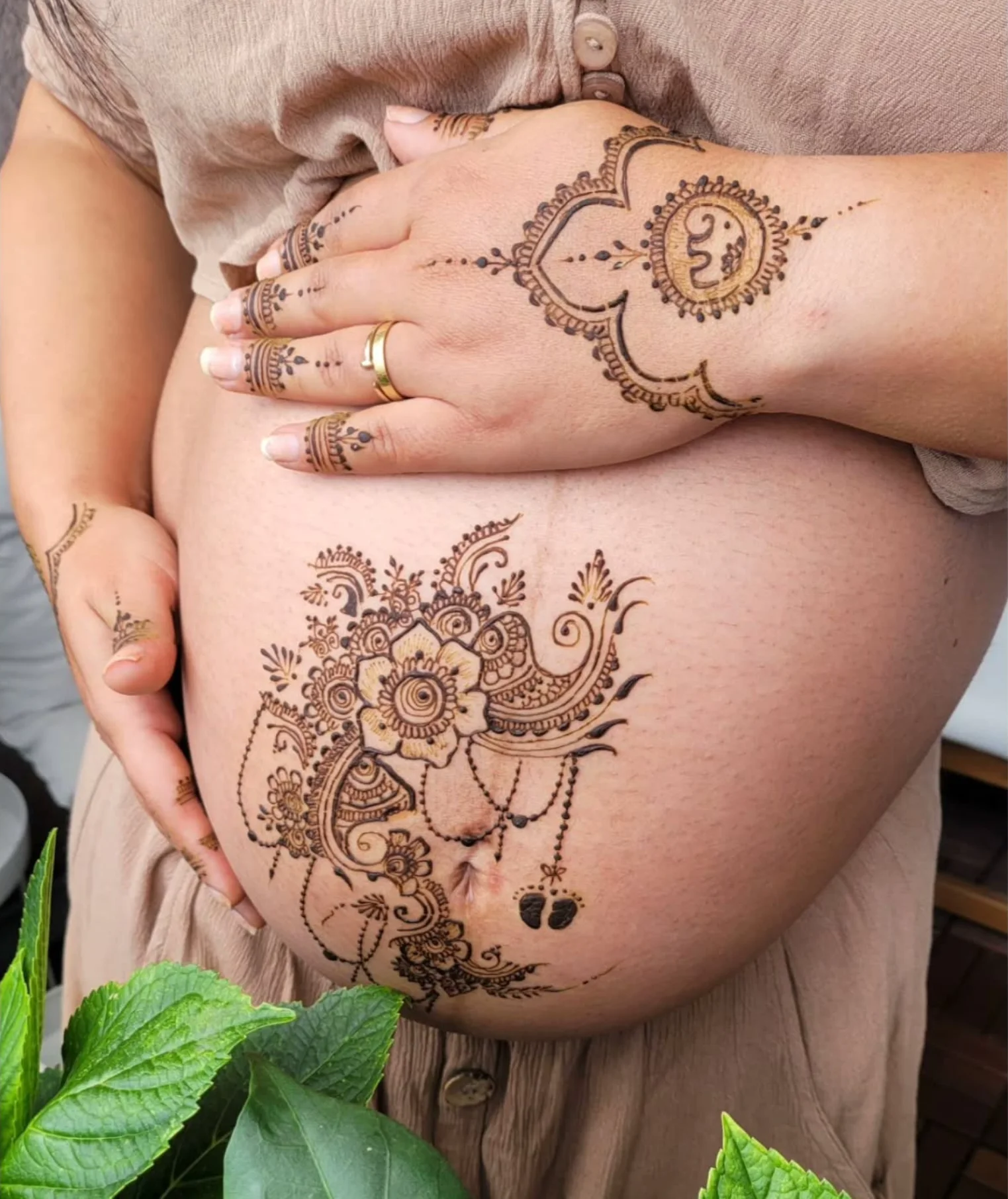 Henna Artistry by Veena