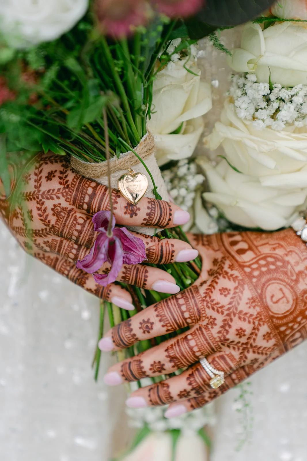 Henna Artistry by Veena