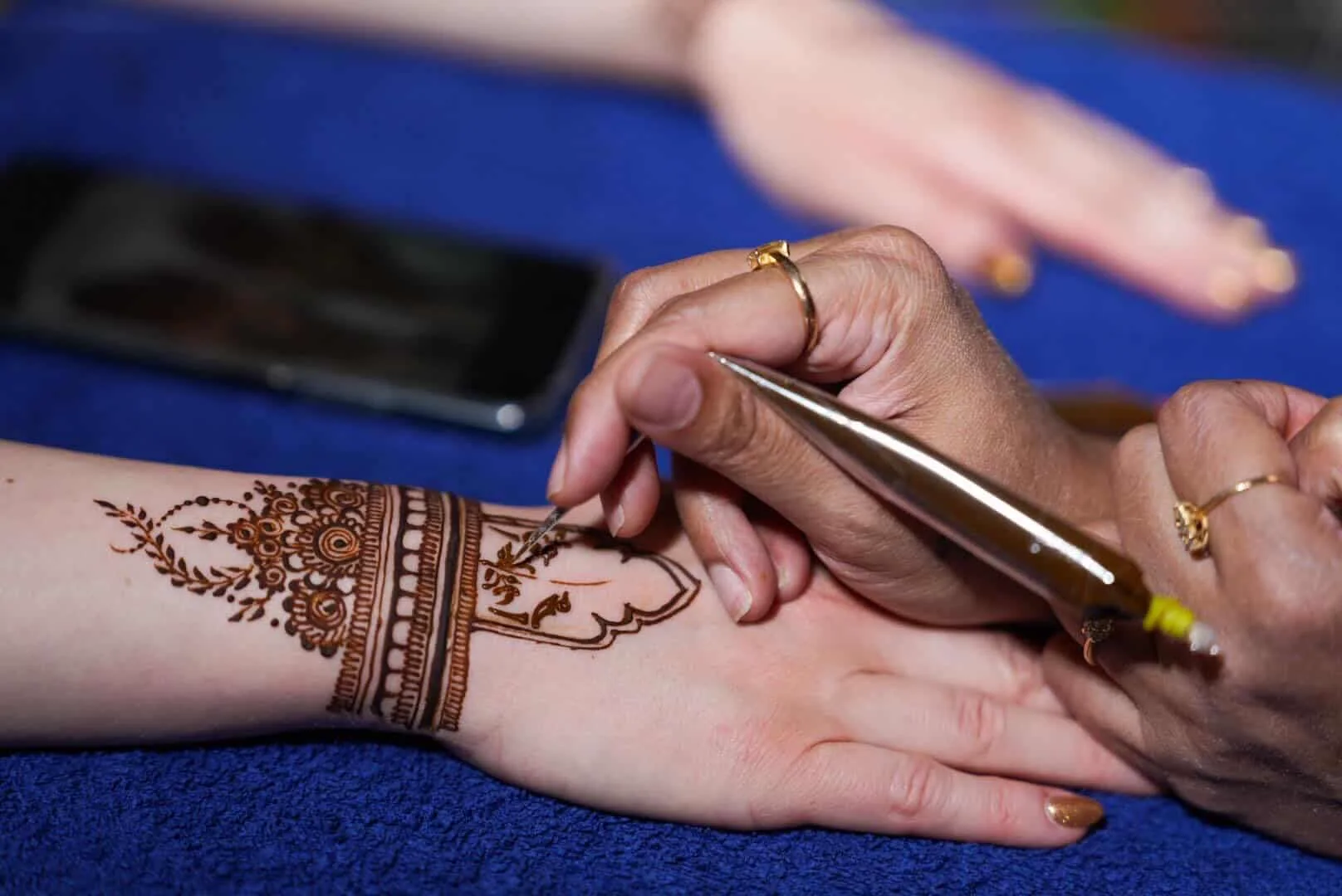 Henna Artistry by Veena